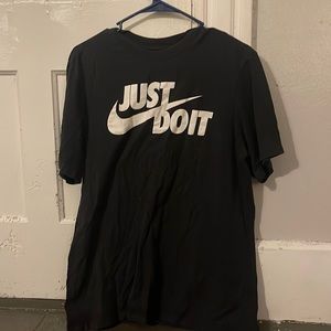 black nike t shirt